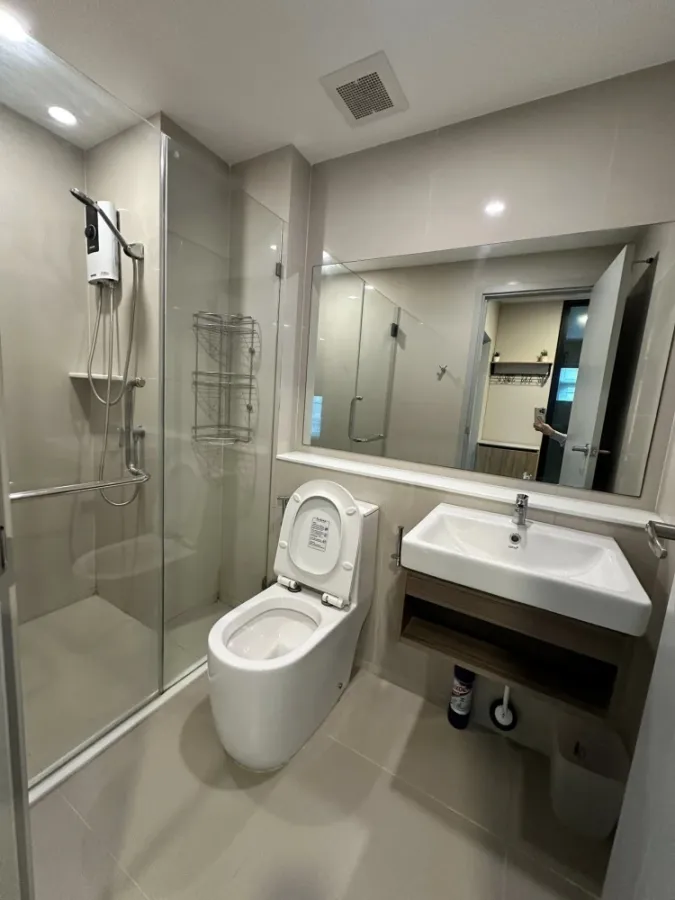 For rent: Aspire Asoke - Ratchada, beautiful room, fully furnished + appliances, just bring your bags and move in.
