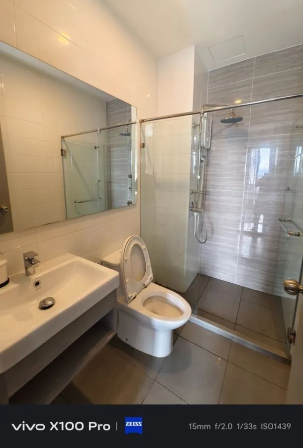 For sale: Knightsbridge Prime On Nut, 18th floor, room decorated in soothing tones, minimalist style, very comfortable to live in, move now.