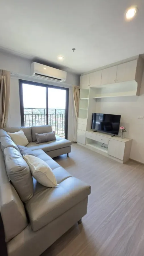 For rent: The Parkland Phetkasem 56, 2 bedrooms, spacious living area, great location, complete amenities. Book now!