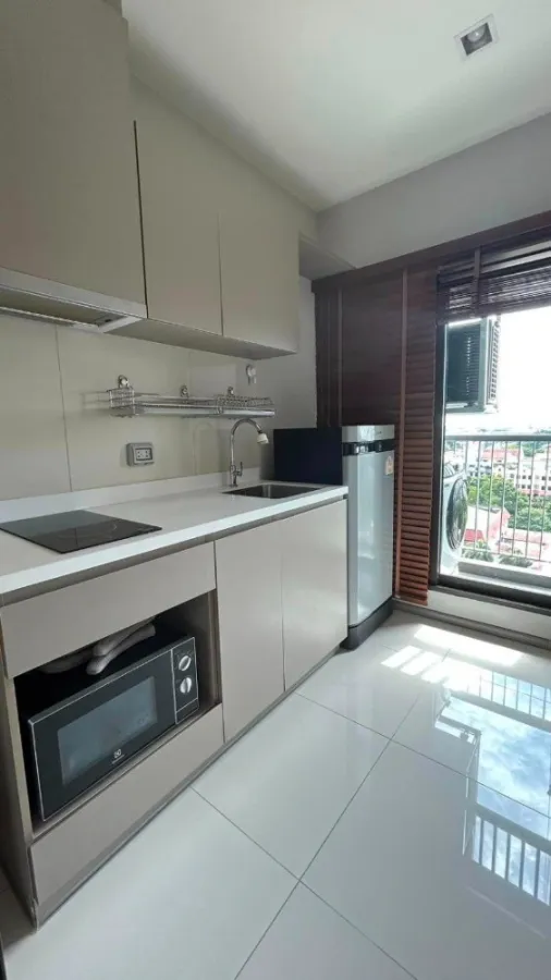 ให้เช่า!! คอนโด ไลฟ์ สุขุมวิท 62 ชั้น 9 เฟอร์นิเจอร์ + เครื่องใช้ไฟฟ้าครบ พร้อมอยู่ ห้ามพลาด!!