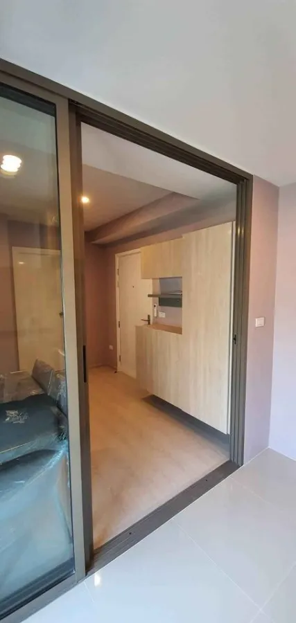 sale or rent, Condo Feel Phahon 34. The rooms are clearly divided into proportions. Completely decorated with good quality wooden curtains. Buy now.