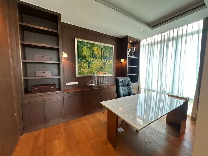 ขายด่วนๆ 185 Rajadamri Penthouse 3 ห้องนอน 4 ห้องน้ำ แต่งพร้อมอยู่ รอให้คุณมาเป็นเจ้าของ