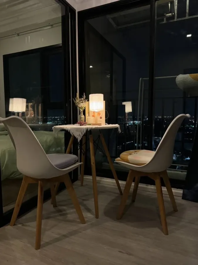 For rent: Kensington Sukhumvit-Theparak, 18th floor, fully furnished, nice to live in, reserve now, urgently.
