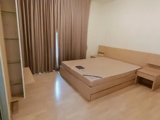 Condo for rent, Rhythm Ratchada, 19th floor, bright room, spacious, airy, very comfortable, can see the city view, book first, get it first.