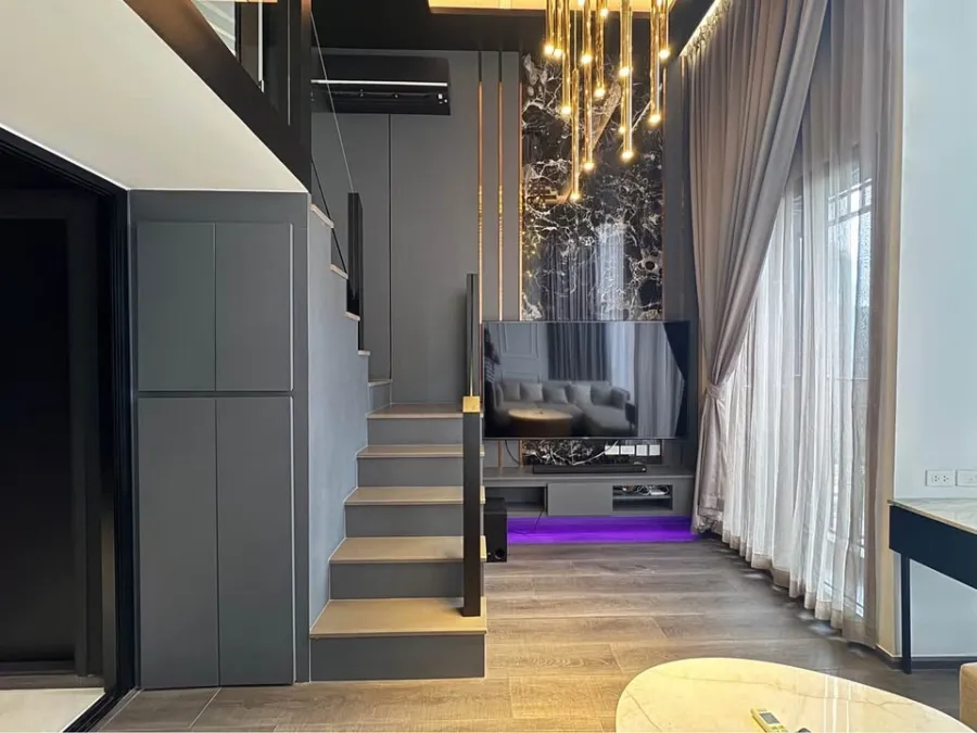 For rent: Knightsbridge Space Ratchayothin, 19th floor, corner room, north facing, fully furnished with built-in furniture. Don't miss out!