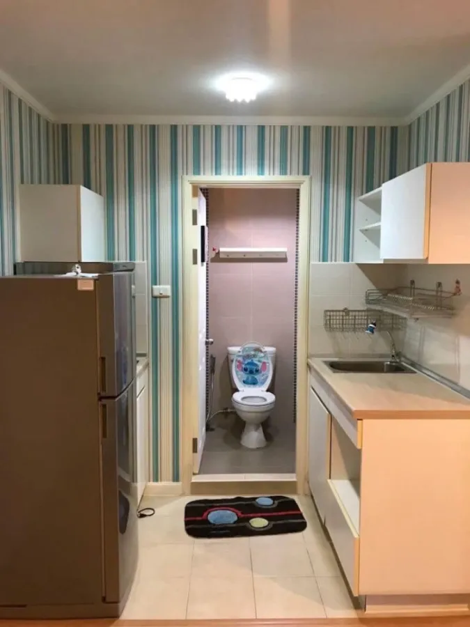 For sale, for rent, Lumpini Ville Phibunsongkram-Riverview. The river view is very beautiful. Install wallpaper throughout the room. Hurry and reserve