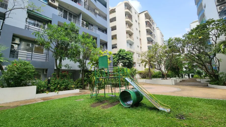 For rent: Waterford Sukhumvit 50, room ready to move in. Fully furnished Good electrical appliances, don't miss out.