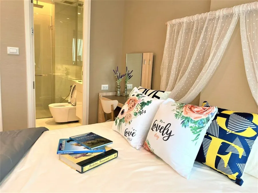 For rent: The Saint Residences, beautifully decorated room in a sweet style. The entire room is wallpapered. Can't reserve it?