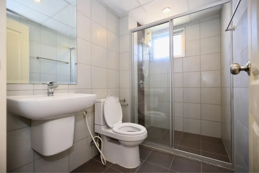 For sale for rent Supalai Vista, Pak Kret Intersection, high floor, beautiful view, decorated in European style. Good furniture. Hurry up. Book now.