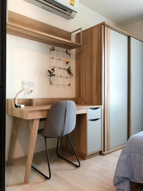 Life Asoke for rent, nice room, fully furnished, 28th floor, great view, no building to block it, you need to move quickly