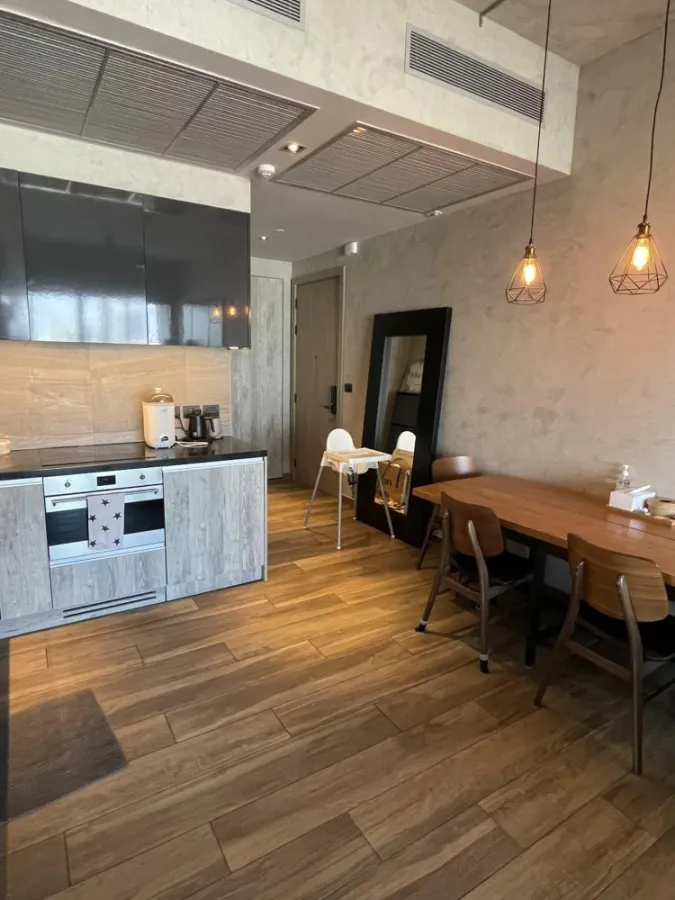 For sale or rent The Lofts Asoke , fully furnished, ready to move in, high view, wide balcony, not hot room, book now.