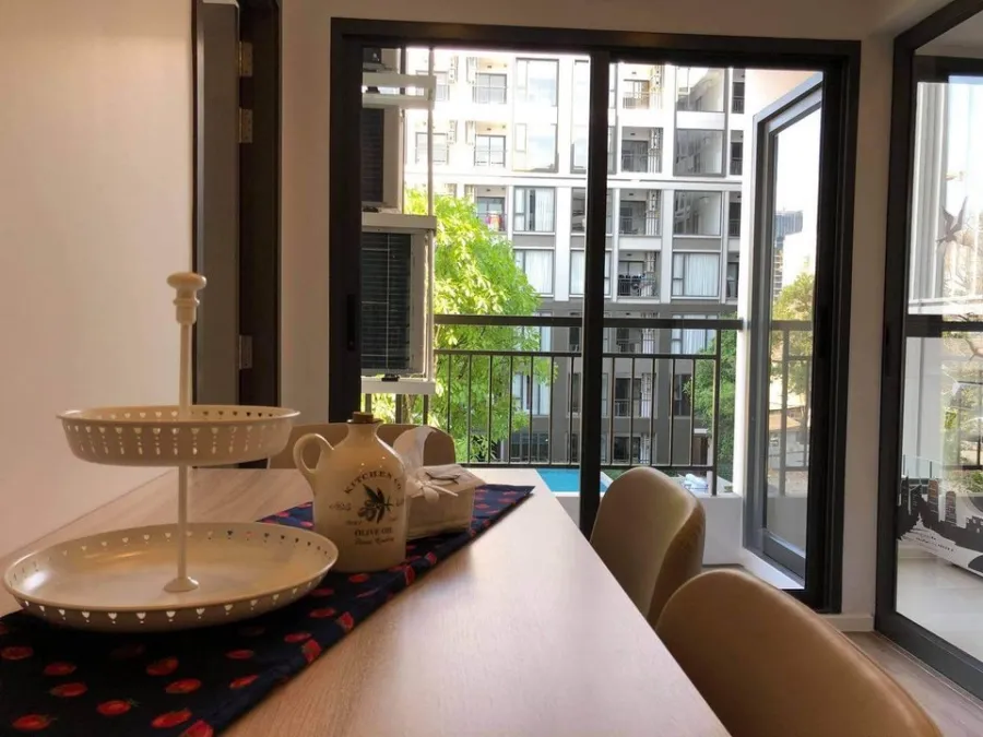 Condo for sale, The Nest Sukhumvit 64, decorated in white tones. Lots of usable space The furniture is complete like this, so you have to hurry.
