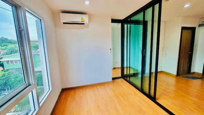 ขาย เดอะ คริสตัล คอนโดมิเนียม 2 ชั้น 3 ห้องดี สภาพน่าอยู่ รีบจับจองเป็นเจ้าของเลยจ้า