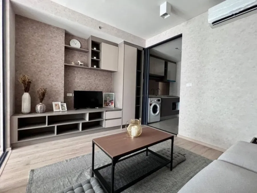 For rent: Ideo Sathorn-Wongwian Yai, 19th floor, fully furnished, ready to move in. If interested, hurry and reserve now.