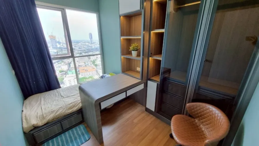 For sale, for rent, Lumpini Place condominium, Ratchada-Sathu, large room, comfortable, built-in furniture, complete electrical appliances, book now