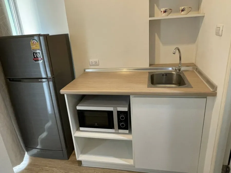 For sale: Lumpini Onnut 46, Building C2, 4th floor. Garden view, bright and airy. Beautiful, clean room with IKEA furniture and complete appliances. B