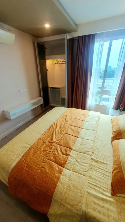 For rent or sale: Seven Seas Condo Resort Jomtien Pattaya, Building A, 5th floor, corner room, has a large balcony, ready to reserve now.