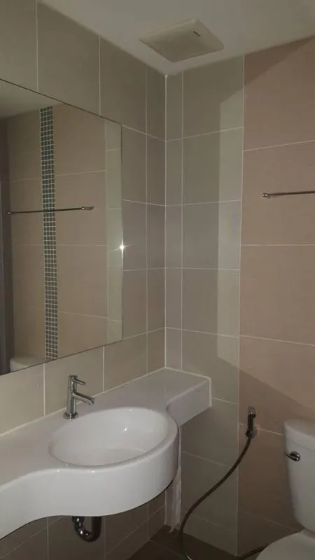 Condo for sale Lumpini Ville Chaengwattana, Pak Kret, corner room, next to the balcony, 180 degree view full river view