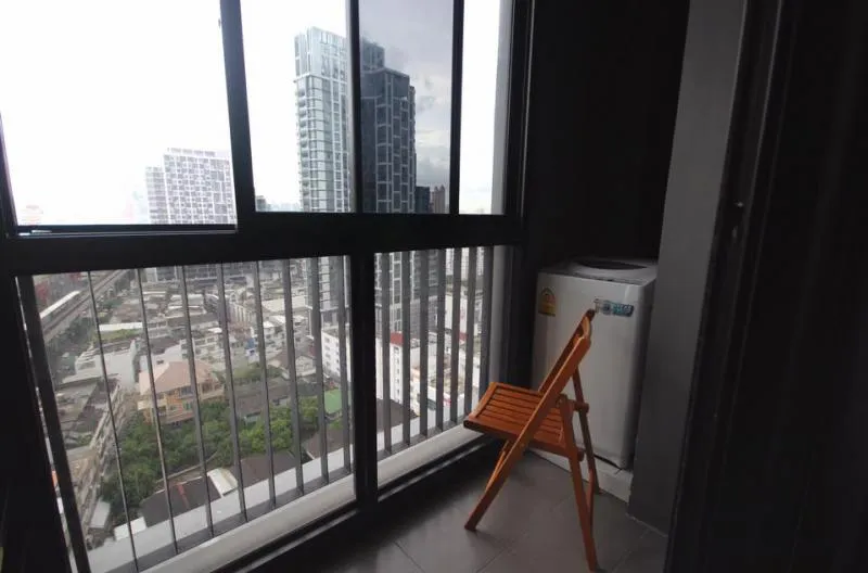 Selling The Editor, fully furnished. Very nice room, good location, near BTS Saphan Khwai, easy to find food, very convenient.