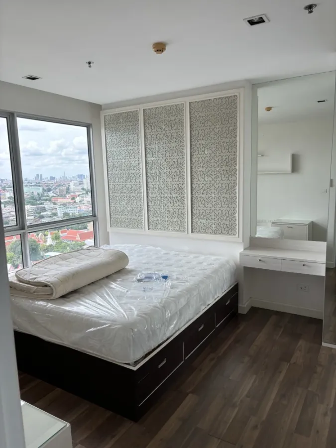 For rent!! Condo The Room Sathorn-Taksin, room number 99/209, comes at a reasonable price. Let me tell you that you don't miss it!!