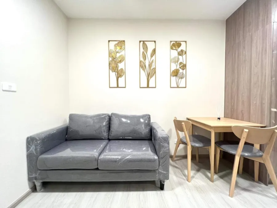 For rent: Plum Condo Sukhumvit 62, 8th floor, same floor as common area, beautifully decorated, fully furnished, very well-toned, don't miss it.