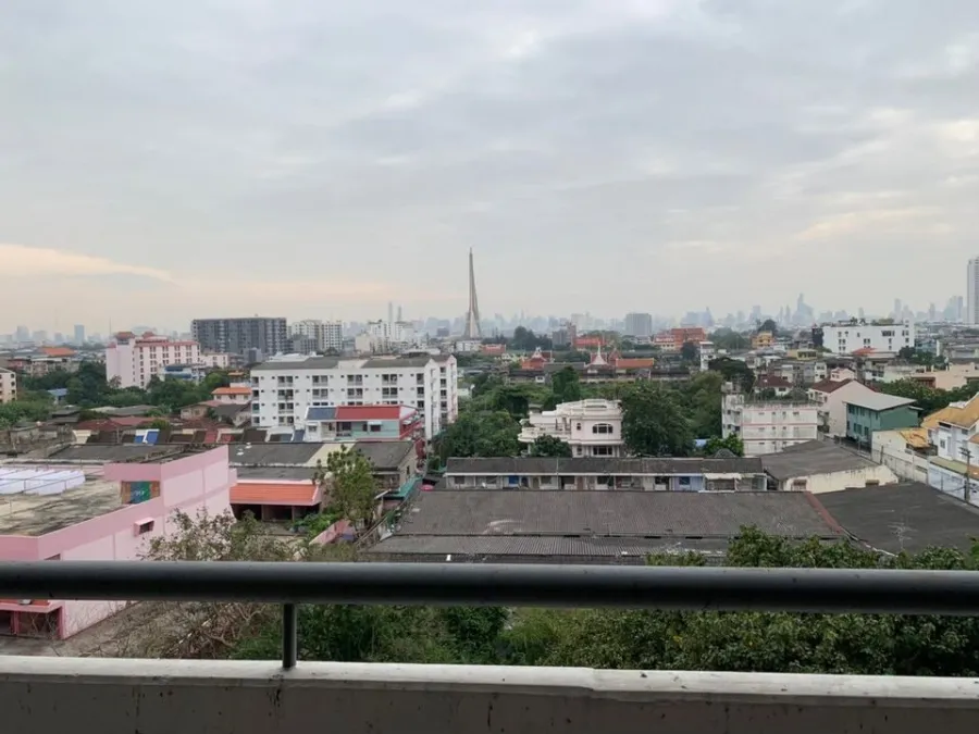 Urgent sale, Thana Tower Condo, very large room, lots of usable space. The floor is laid with good parquet. Hurry and reserve now.