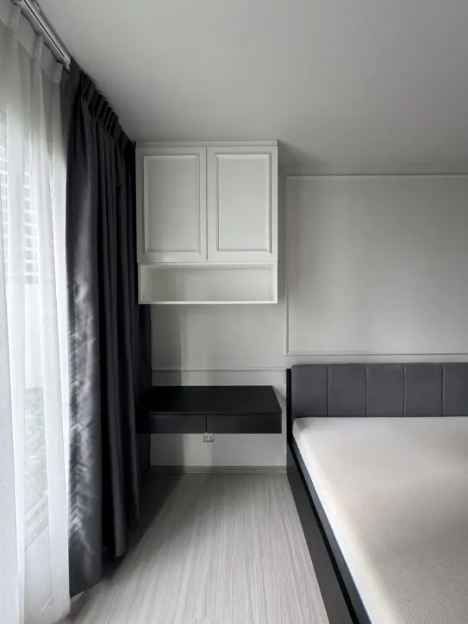 For sale or rent: Life Asoke-Rama 9. Nice, fully furnished unit with complete amenities. Don't miss out!