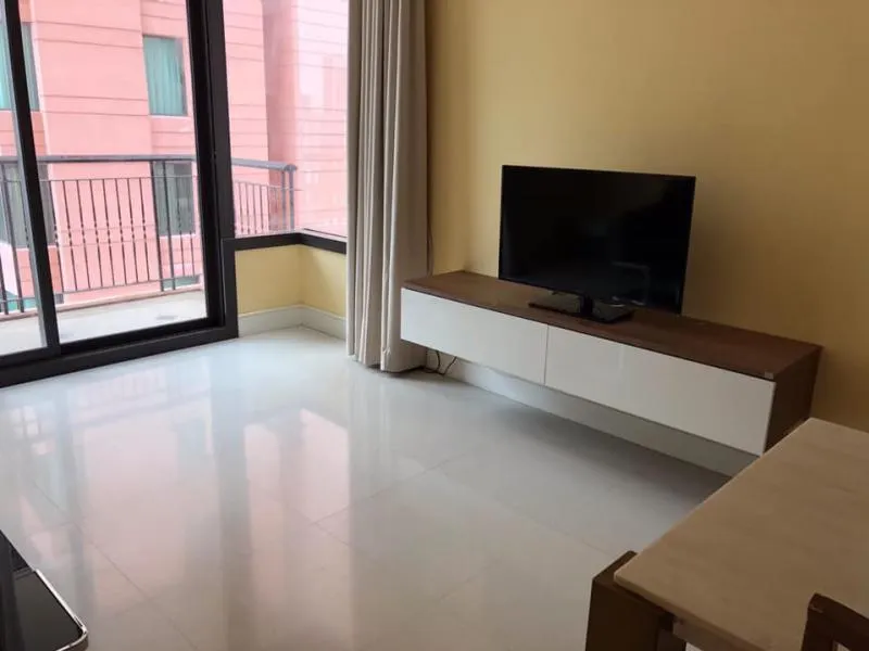 Quick sale, Aguston Condo, Sukhumvit 22, 15th floor, in the heart of the city, fully furnished, ready to move in.