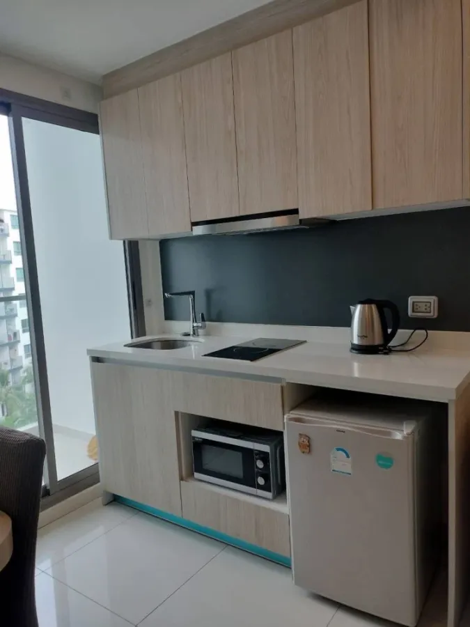 ให้เช่า Arcadia Beach Continental ชั้น 6 วิวสระ แต่งครบ น่าอยู่ จองเลย