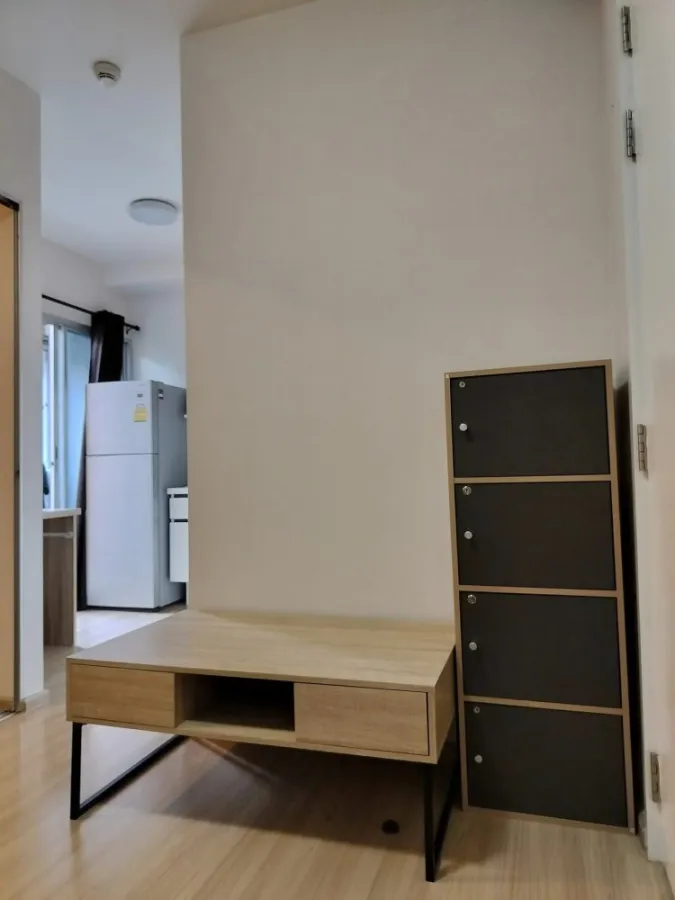 Selling Plum Condo, Central Station, 3rd floor, parking lot view, fully furnished, comes at a low price that you should not miss.