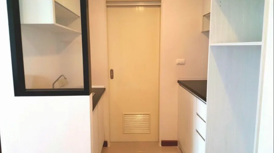 ขายด่วน!! คอนโด โคลเวอร์ ลาดพร้าว 83 ห้องสวยใหม่เอี่ยม สไตล์ Modern พร้อมอยู่ ห้ามพลาด!!