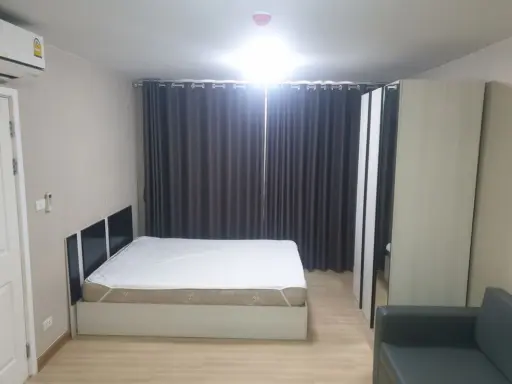 For rent, Plum Condo Phaholyothin 89, Phase 5, 4th floor, fully furnished in one room. You can just drag your bags in. Hurry up.