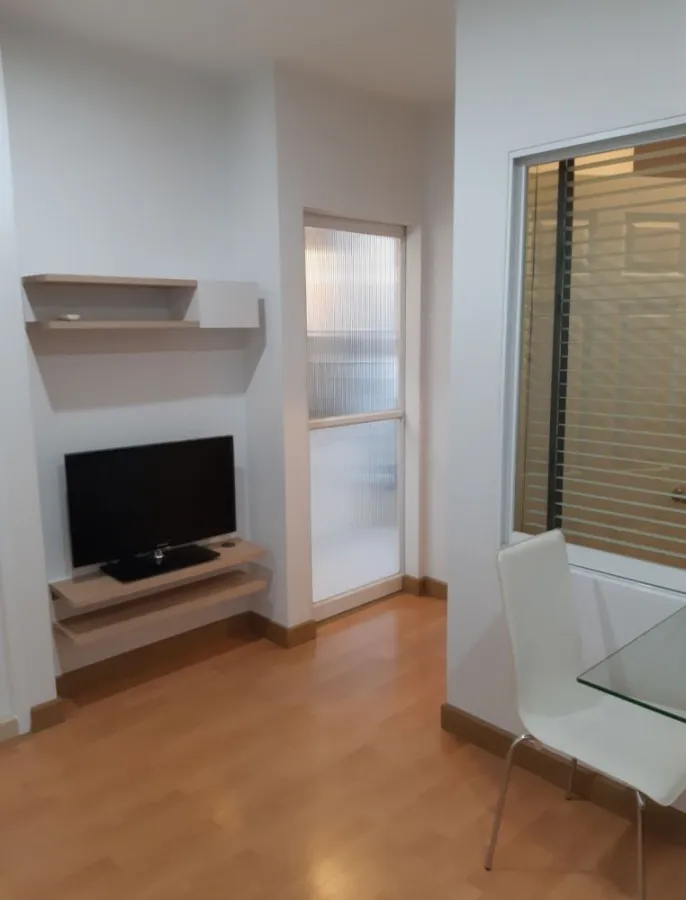 Condo for rent, Life @ Phahon-Ari, fully furnished, just bring your bags and move in. Don't wait.
