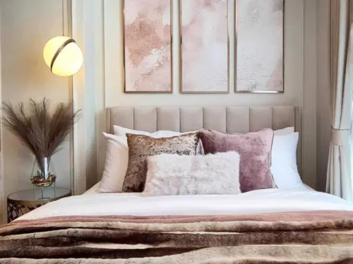 For rent, Altitude Samyan-Silom, 7th floor, beautiful room, comes with the most awesome decorations, book now, very livable.