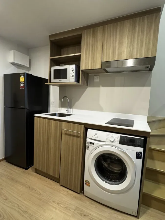 For rent Life asoke-rama4, a nice room, complete with furniture and electrical appliances, a great price. You must not miss it.