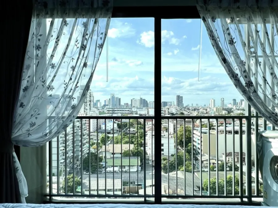 For rent, Fuse Miti Ratchada-Sutthisan, north direction, not hot, beautiful view, comfortable, big bed, sofa bed, hurry and grab it.
