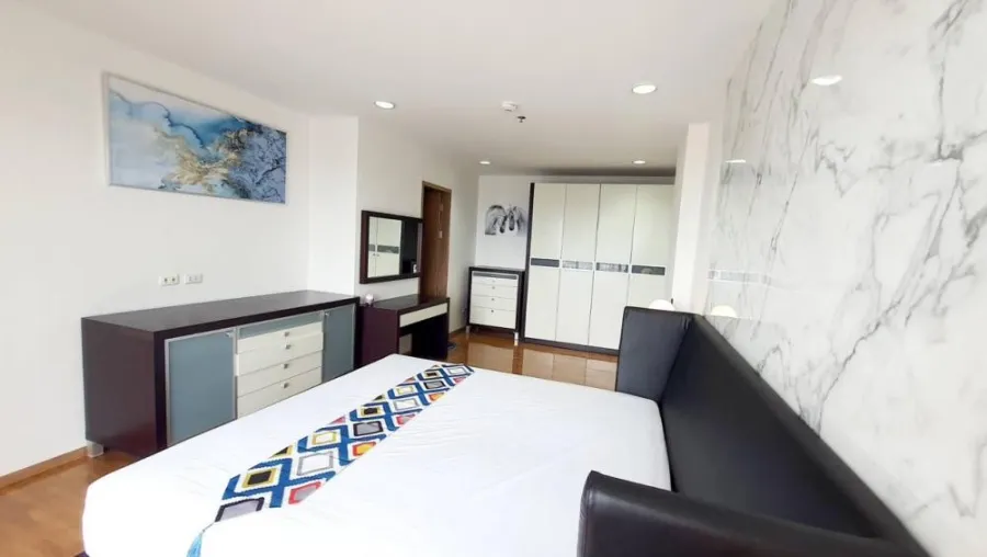 Urgent sale!! Condo River Heaven (Charoen Krung 76/1) complete with furniture + electrical appliances. Book now, don't miss it!!