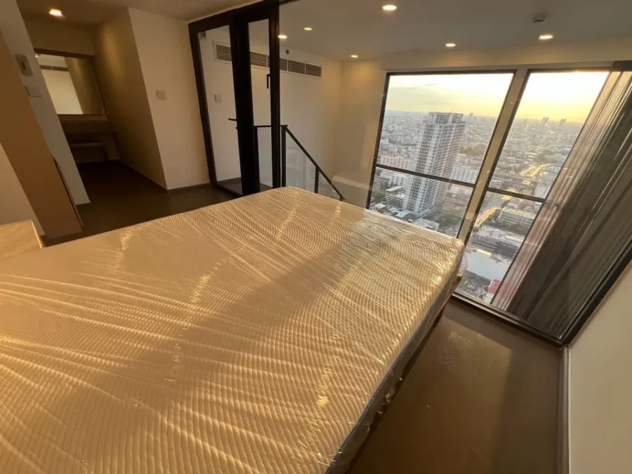 For rent: Park Origin Ratchathewi, a nice room on the 34th floor with an open view. Everything you need in one place. Just bring your belongings and y