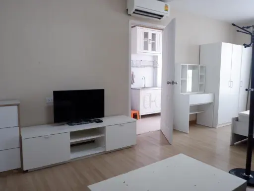 Plum condo for rent, Phahon Yothin 89, decorated in white tones, clean, with full set of electrical appliances, you need to reserve.