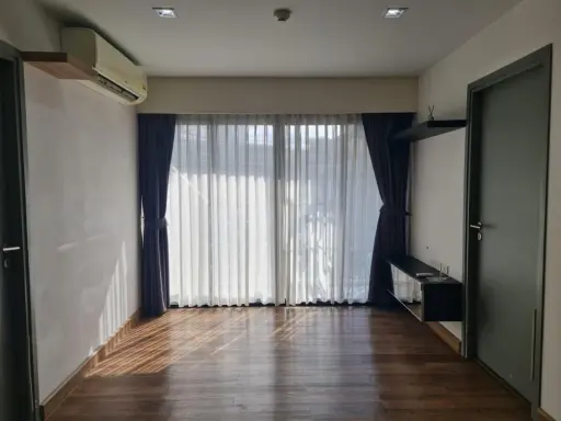 Condo for rent, Wire Ratchada 19, 2 bedrooms, lots of usable space, good location, just carry your bags and move in. images