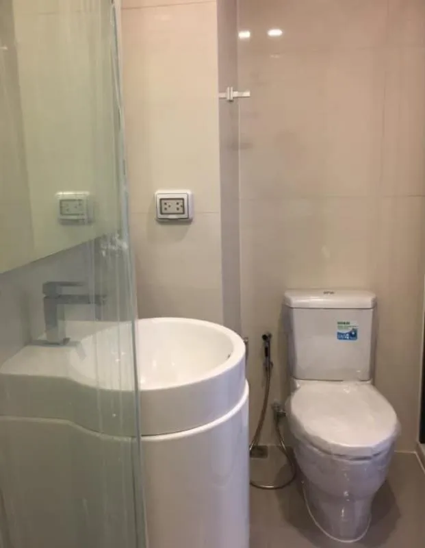 For Rent Condo at Rhythm Asoke with epic views But the price of friendship Plus a very good room Do not let it slip.