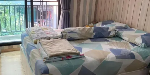 For sale/rent The cabana condo ห้องนอนติดวอลเปเปอร์อย่างดี พร้อมกั้นเป็นสัดส่วน อย่ารอช้า ซื้อเลยยย