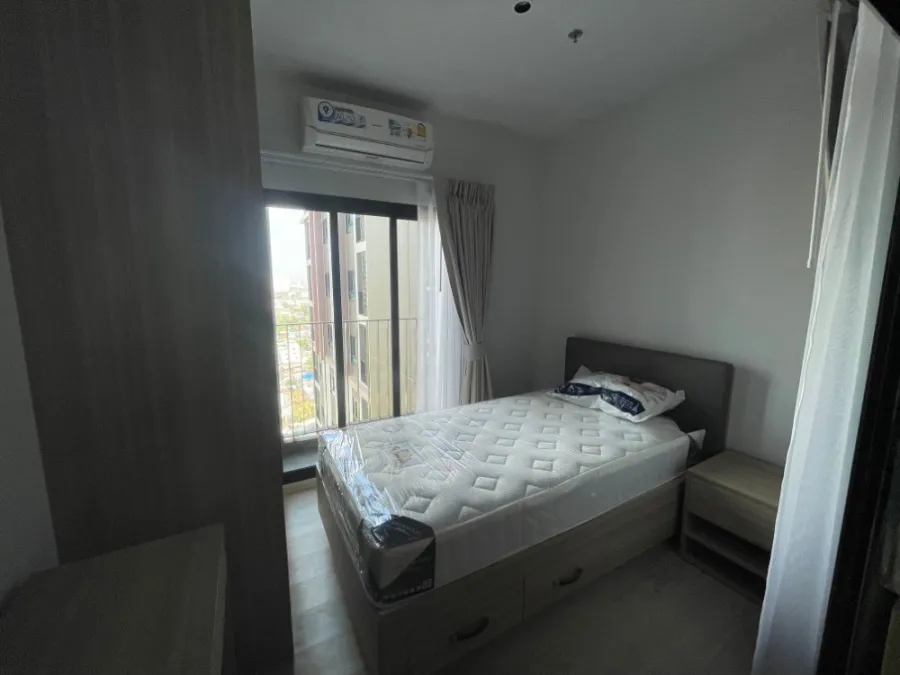 For rent: Altitude Unicorn Sathorn - Tha Phra, 2 bedrooms, 15th floor, spacious room, fully furnished, comfortable to live in. If interested, hurry an