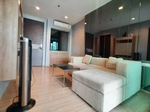 ขาย ให้เช่า คอนโด Rhythm Sathorn ห้องน่าอยู่ โทนสีเข้ม เป็นสัดส่วน ชั้นสูงพร้อมวิวสุดปัง ห้ามพลาดเลย
