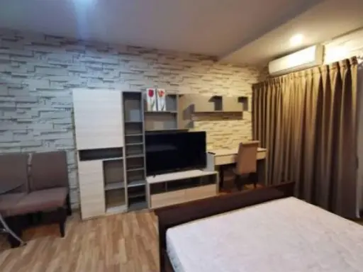 For rent Bangkok Horizon P48 room next to the pool. Open the door to the pool. The interior is fully decorated, built-in, book now! images