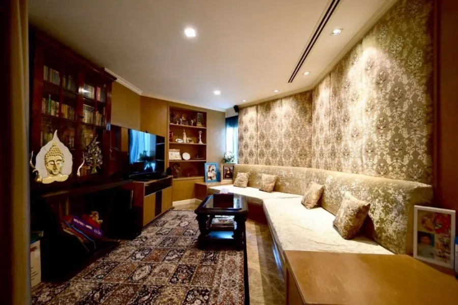 Urgent sale, Sathorn Gardens, large room, comfortable living, plenty of usable space, fully furnished, ready to move in with just your suitcase.