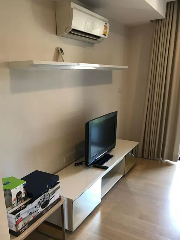 Condo for sale Liv @ 49 (Sukhumvit 49), size 49.29 sq.m., 3rd floor, near BTS Thonglor, fully furnished.