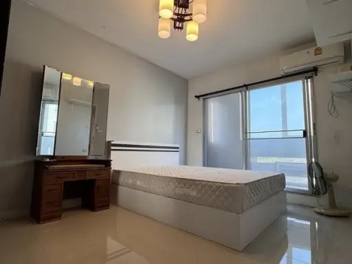 For rent: Baan Suan Thon, Phutthabucha 47. Spacious and comfortable rooms. Book now!