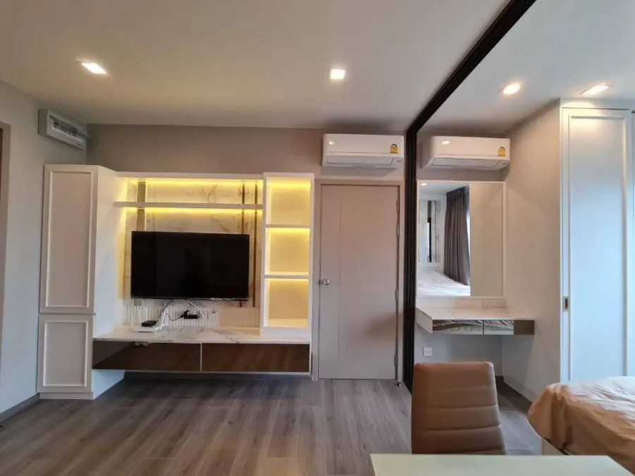 ห้องแต่งสวย สไตล์ Modern ชั้น 40 วิวแม่น้ำสวยสุดๆ รีบจองเลย ที่ คอนโด The Politan Aqua ให้เช่า