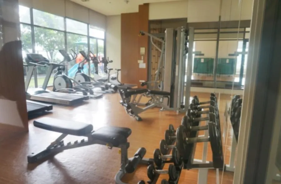 For sale: Le Raffine Sukhumvit 24, very large room with private swimming pool, home-like atmosphere, buy and move in immediately.